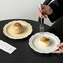 フランス風ビンテージケーキプレート【浮き彫りデザイン・陶器製・上品なスタイル】