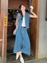 ブルーのカジュアルデニムスタイル レディースノースリーブシャツ【ゆったりシルエット・九分丈パンツ】（セットアップ対応）