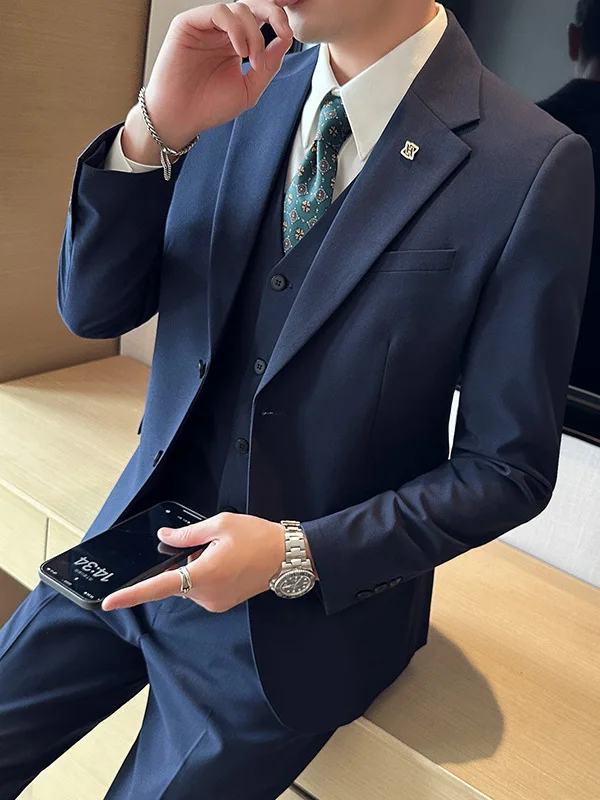 結婚式 メンズ カジュアル 服装としてのビジネス用シンプルスーツセットの実用性