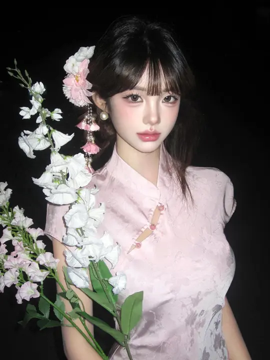 ピンクの牡丹花デザインの流れるタッセル付きヘアアクセサリー【古風・髪飾り・側面ステップロッククリップ】