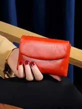 純牛革製 中短型 折りたたみ財布【スリム・使いやすい】