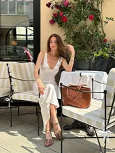 レースフリル付きVネックサテン長ワンピース【エレガント・女性の魅力を引き立てるデザイン】