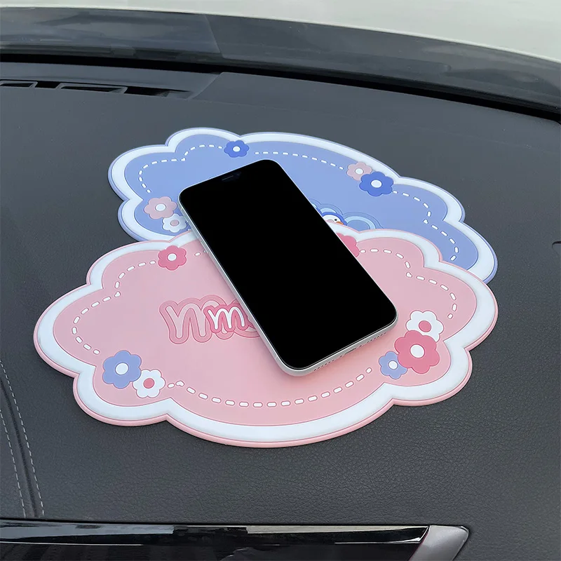 防滑マット付き車用スマホホルダー：創意デザインと多機能性を備えたインテリア装飾品の実用性解析