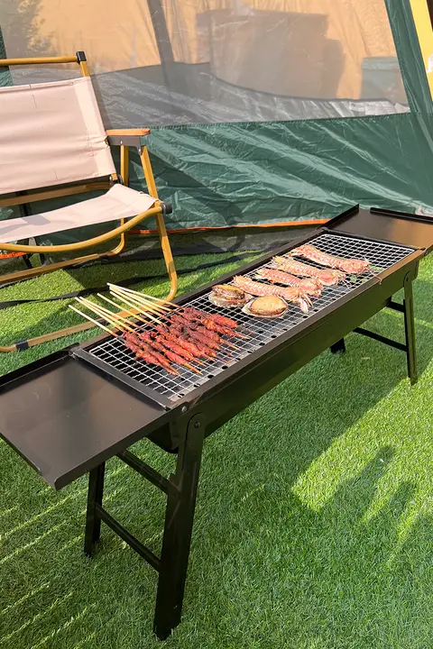 アウトドア用折りたたみバーベキューグリル【小型・ポータブル・炭火焼き】