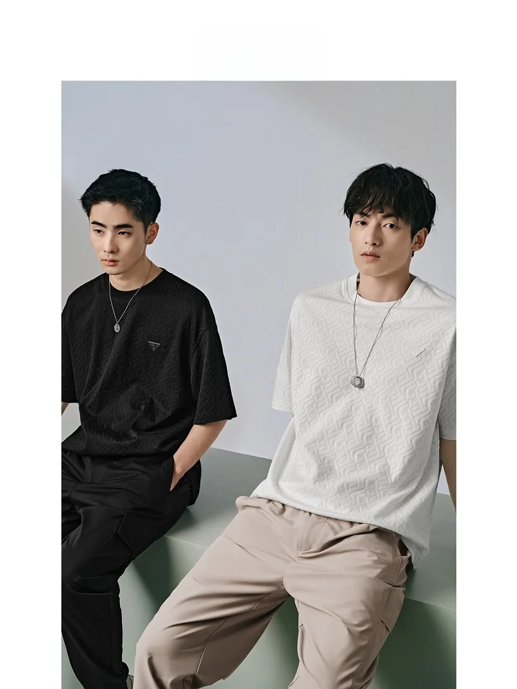 2026夏ファッション メンズで失敗しないシンプルなTシャツは？