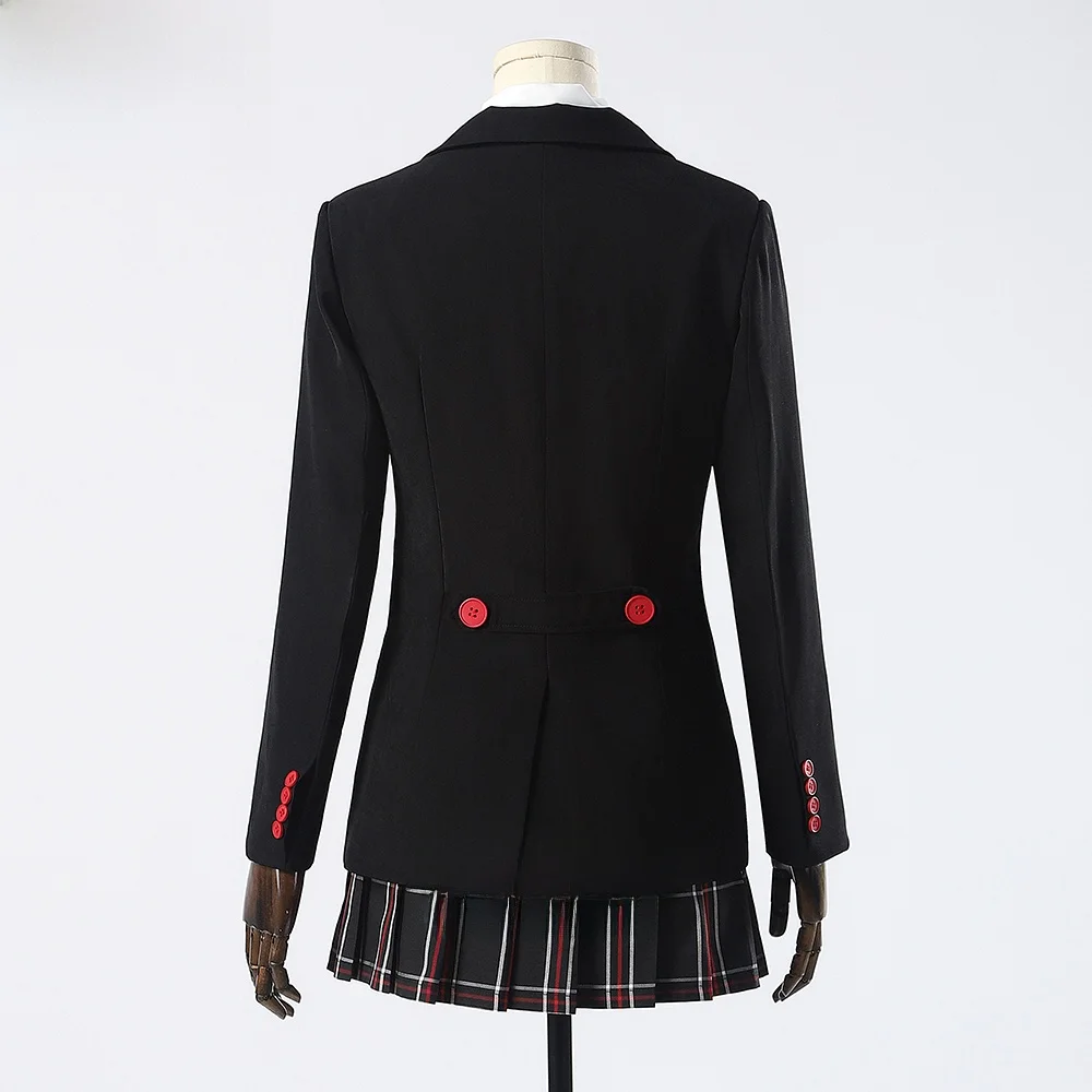 20代の社会人にとって、私服としての「女神異聞録」コスプレ衣装は本当におすすめなのか？