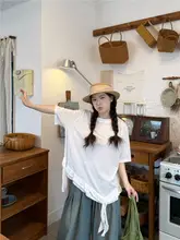 背心ワンピースとTシャツ、デニムパンツ（セットアップ対応）