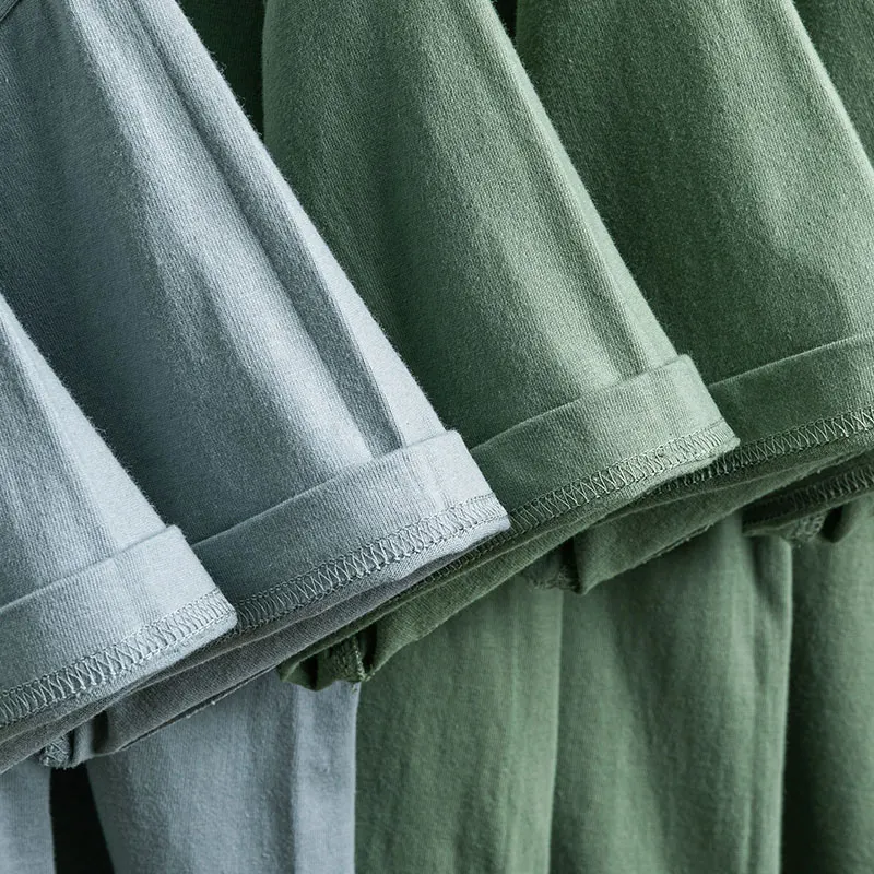 ヴィンテージ風コットンTシャツをハンガーにかける：デザイン、機能と実用性のバランス