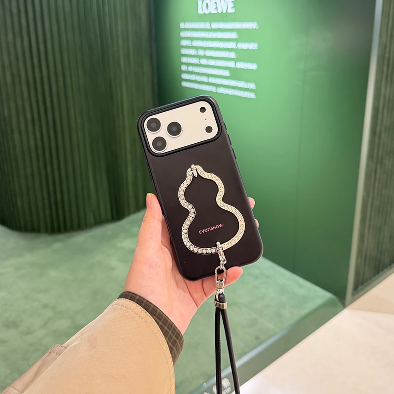 ストラップ付き iPhone ケース おしゃれにどう選ぶ？リアルな使い心地と色の選び方  を解説