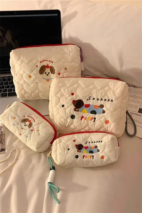 可愛い犬刺繍デザインの大容量ポーチ【学生用・携帯便利】