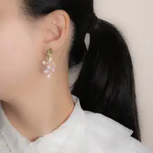 春の渦をテーマにした手作りピアス【桜の花びらが舞うデザイン】
