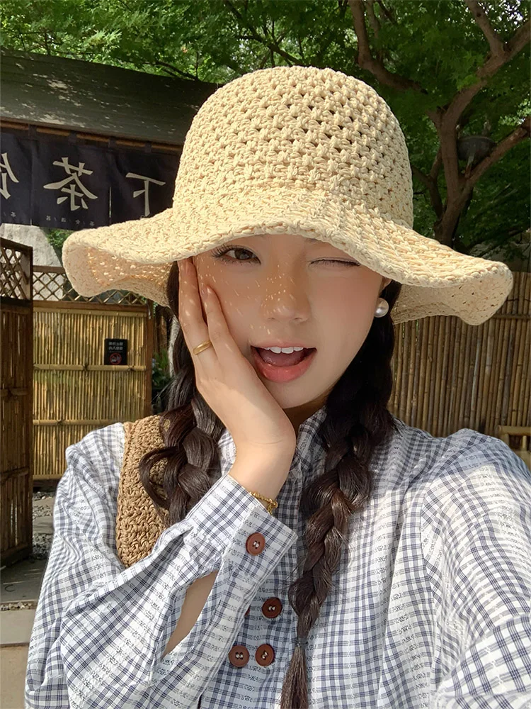 透かし編みの草素材漁師帽は、どんな場面で活躍するの？