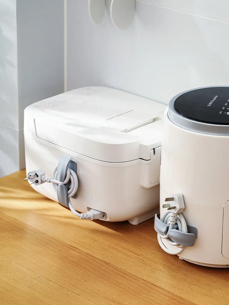充電コードが散らばらないようにするには、壁にかける整理器が鍵？