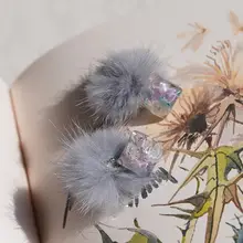 MiraFlora 冬用ファー付き本物の花のイヤリング【純銀製・痛みのない耳クリップ・暖かいボール】