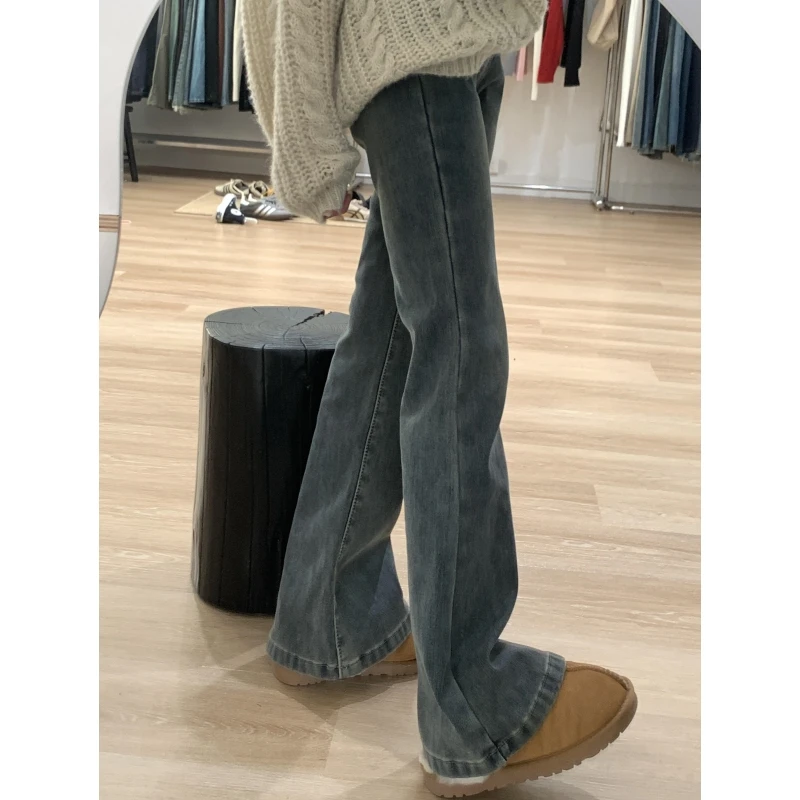 高身長向け復古デザインのハイウエストデニムパンツ：40代女性に最適な伸びやすいスタイル