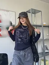 リボンプリントのタイトフィット長袖Tシャツ【女性用・ストレッチ・インナー】