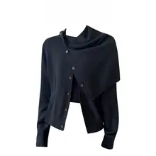 優雅なデザインの丸首ニットカーディガン【ボタン付き・カシュクール・秋冬用・極上の柔らかさ】（セットアップ対応）