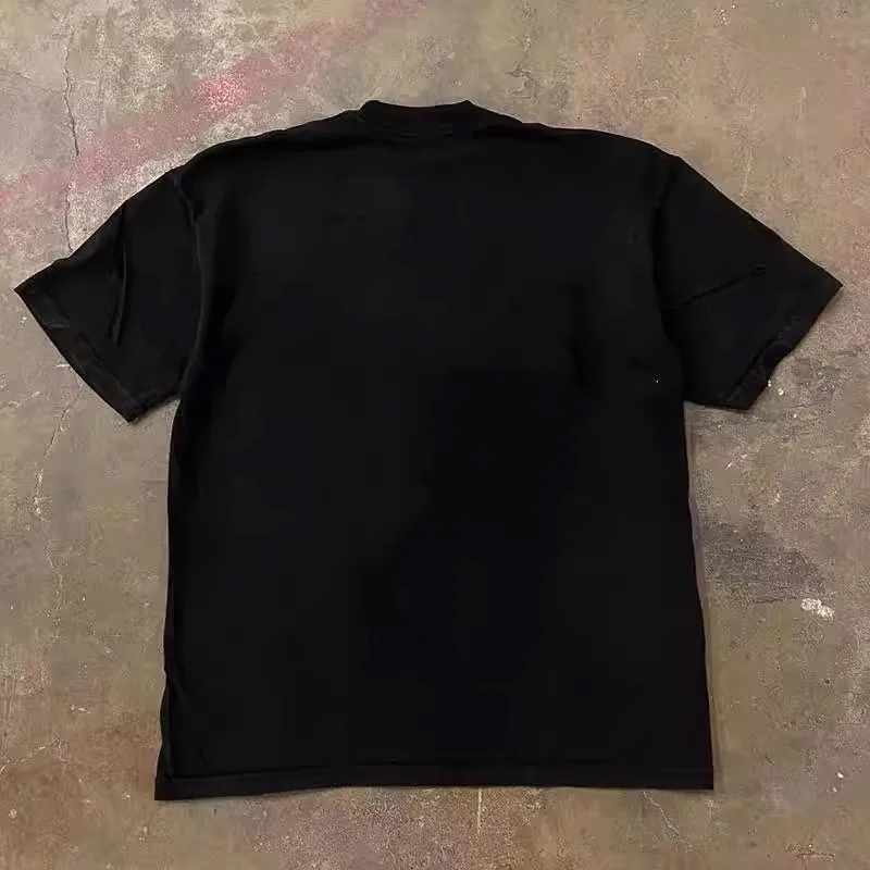 オーバーオールTシャツは本当に通勤に合うのか？原宿風の厚手コットンが解決するリアルな着用シーン