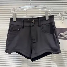 美しいラインのアシンメトリックショートパンツ【レトロアメリカンスタイル・シンプルデザイン・女性用】