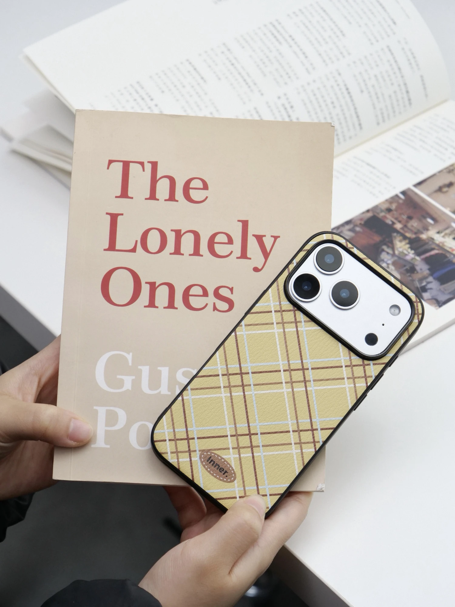 革スマホカバーは傷みやすい？チョコレートクリームシリーズの実際の耐久性と使用シーン