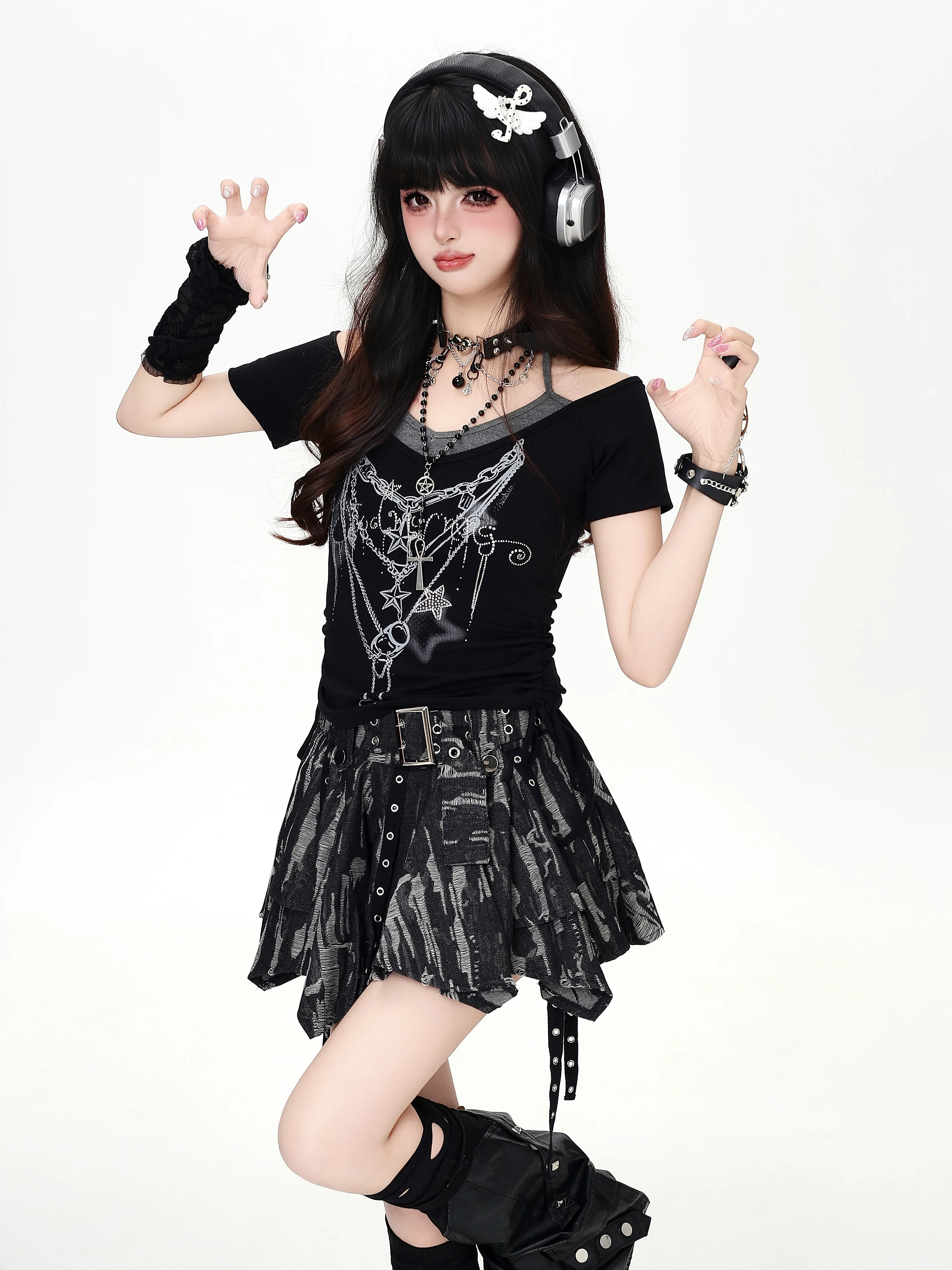 デザインプリントのネックレス風ハーフトップTシャツとは？ウエスト絞りで夏に最適な美式スタイルの実態