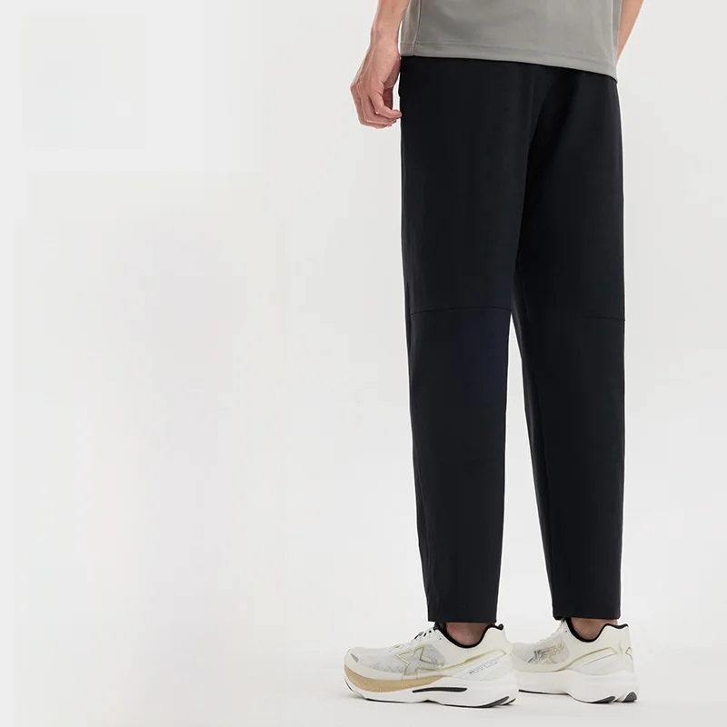 40代の夏にこそ選ぶべきランニングショートパンツは？速乾素材のストレートパンツが解決する悩み