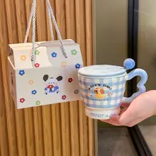 可愛いリンゴと猫デザインのマグカップ【フタとスプーン付き・陶器製・カップル用】
