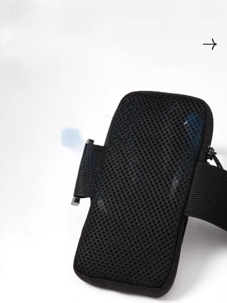 自転車スマホホルダーを選ぶべきポイントは？軽量で機能性も抜群のアームポーチがおすすめ！