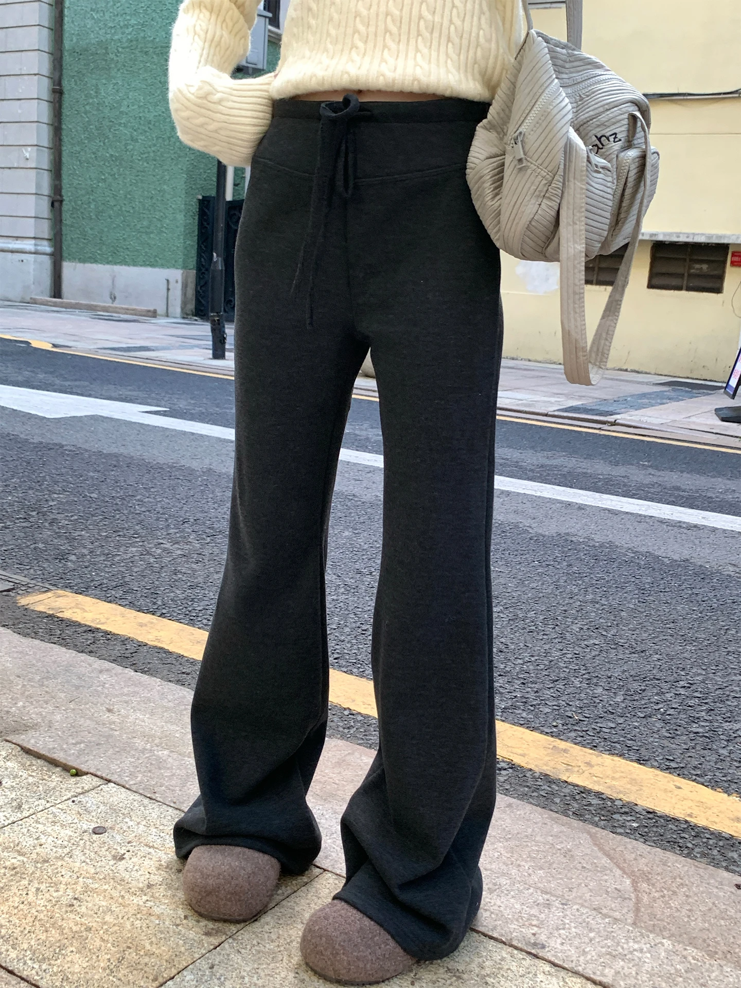 40代のパンツコーデでカジュアルに着る方法は？