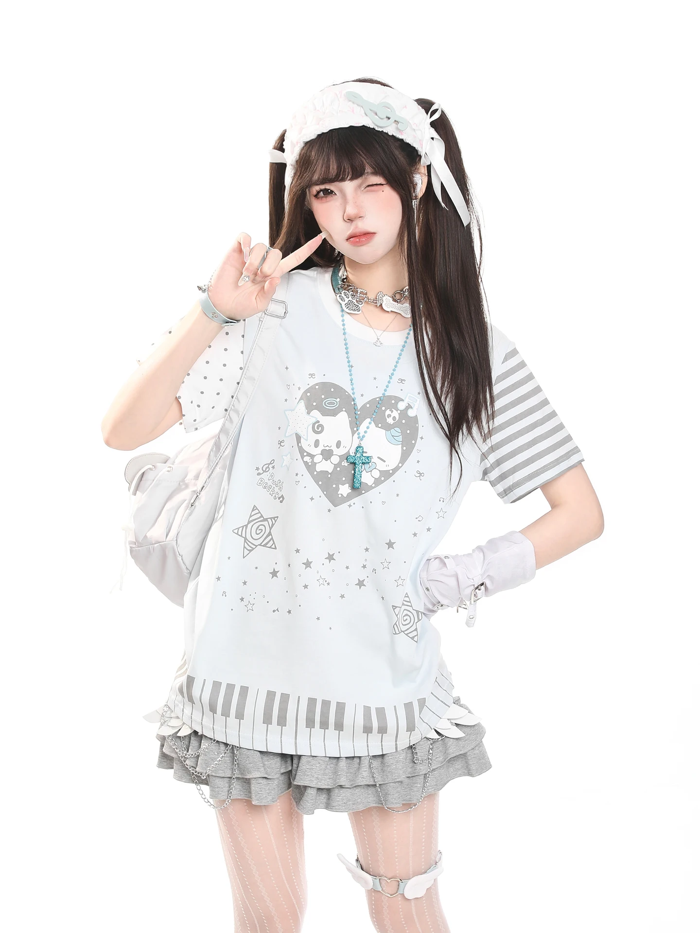夏の壁面に「かわいい」をどう入れる？量産系女子イラストがインスピレーションになるアイテムとは