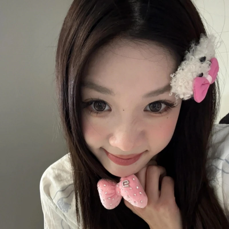 ショートボブ 可愛いヘアアレンジに欠かせない、サイド型犬デザインのヘアピンは？