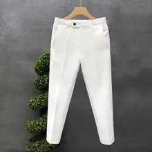白色のスリムフィットパンツ【男性用・薄手・九分丈・カジュアルデザイン】（セットアップ対応）