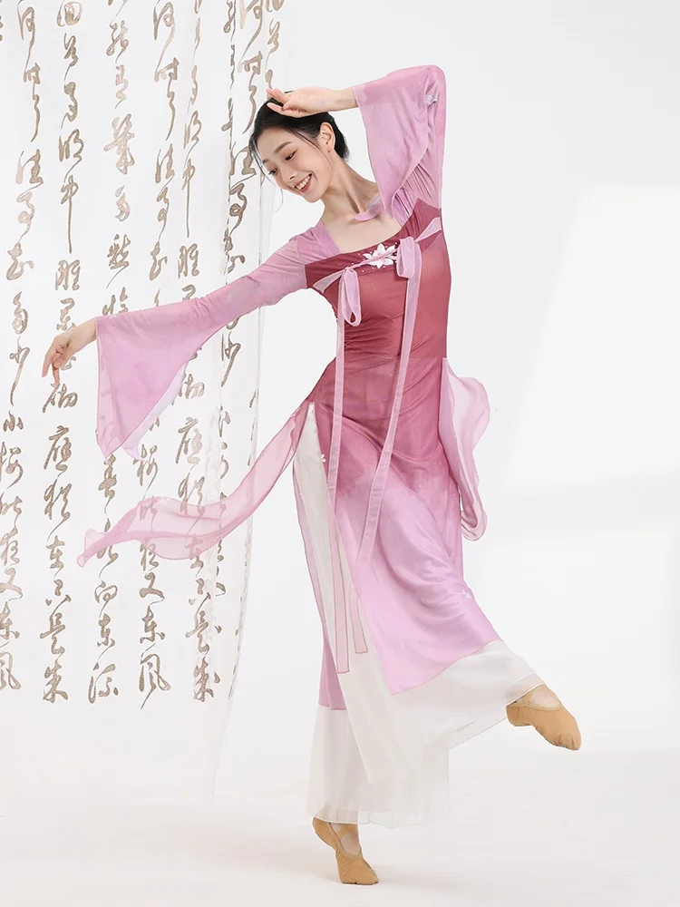 クラシックコンサート女性冬用服装としての中国舞演出用長袖ダンス服の選定基準