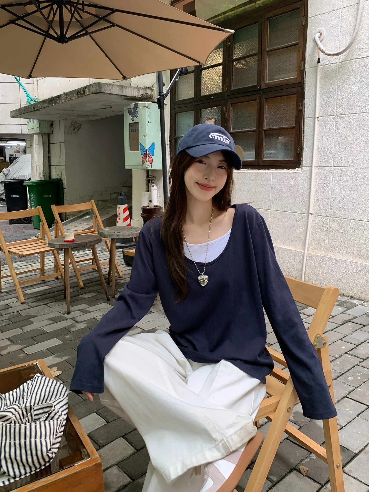 「tシャツ ロンt 重ね着 レディース」で失敗しない着こなしは？カラーブロックの長袖Tシャツが解決する