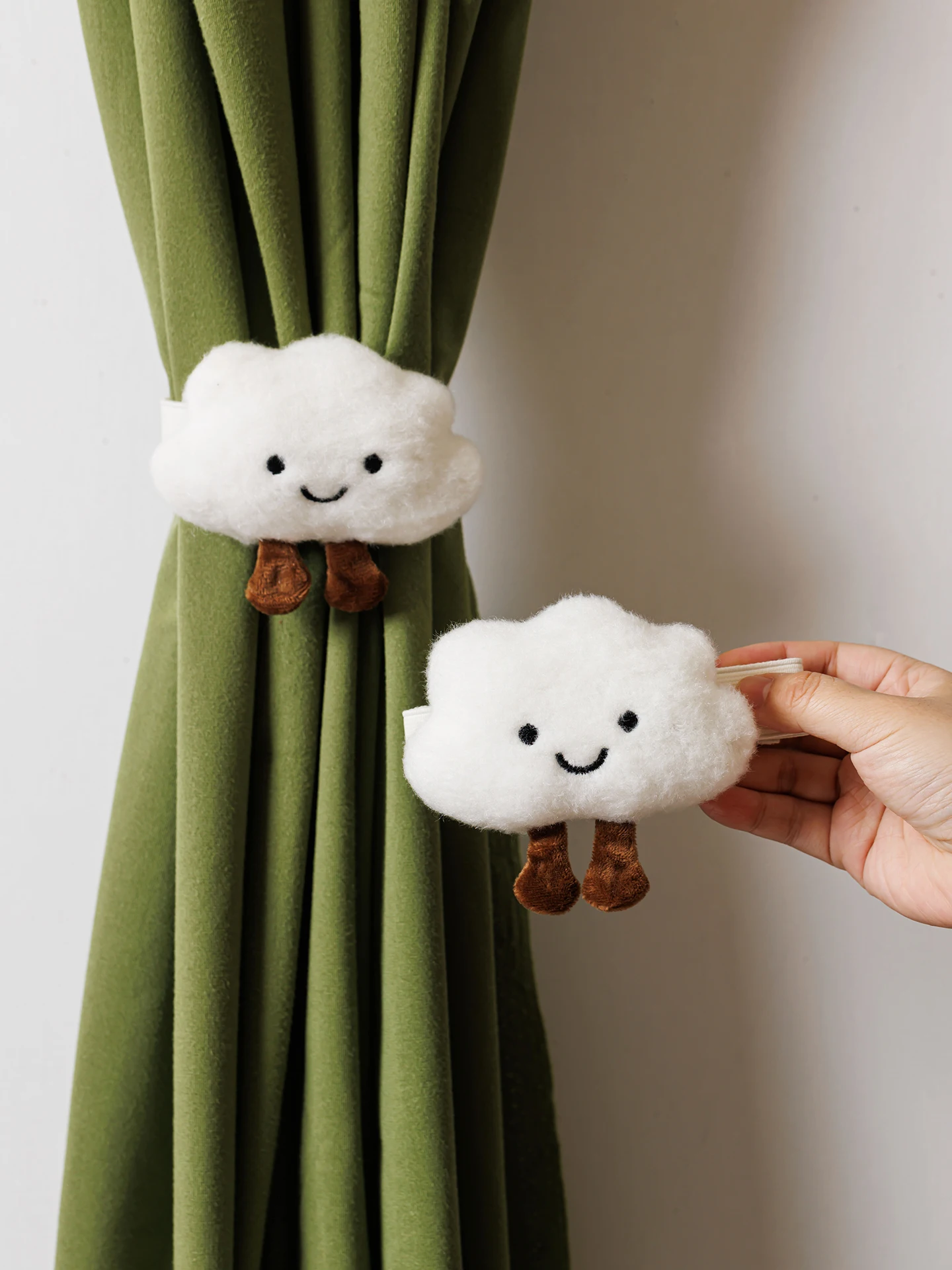 カーテンのフックは本当に必要？雲とクマが描く、日式暮らしの小さな幸せ