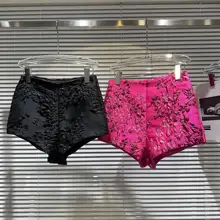 立体的な花柄デザインのショートパンツ【名媛風・カジュアル・秋用】（セットアップ対応）