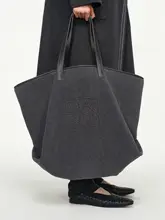 羊毛混紡の暖かいフロッキー素材トートバッグ【おしゃれで高級感あるデザイン・ロゴ入り】