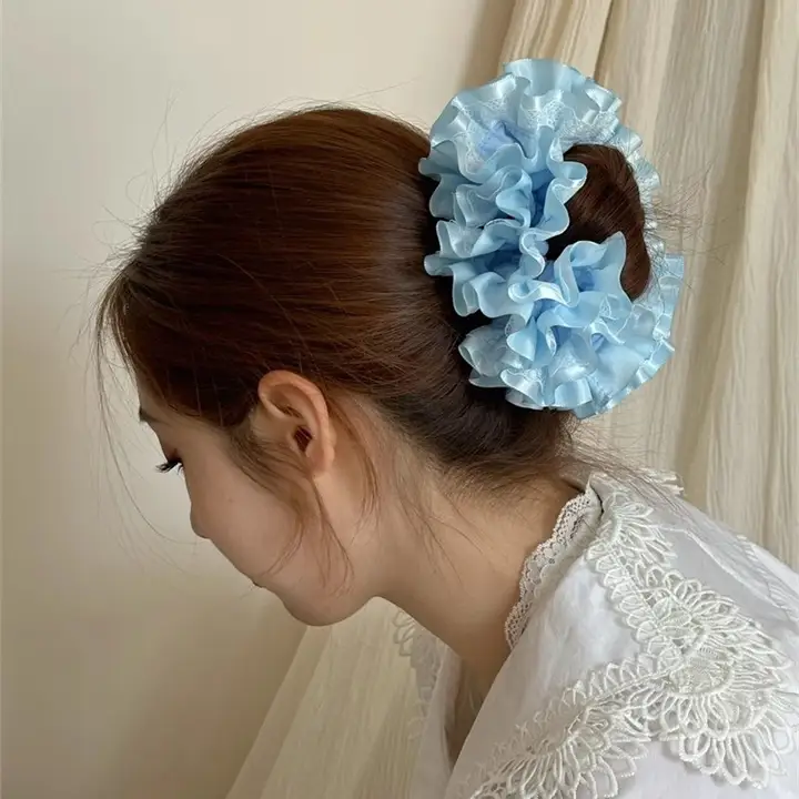 ボリュームたっぷりのレースフラワーヘアゴム【ジャイアントハイドランジアデザイン】