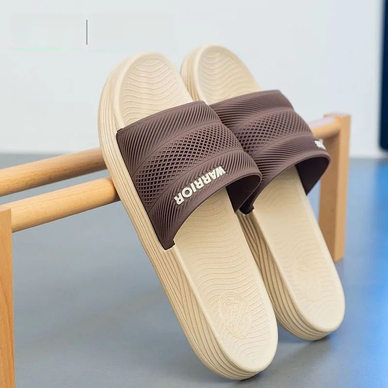 パカパカしないパンプスの選び方：Warrior/回力 夏用ビーチサンダルの実用性と素材特性