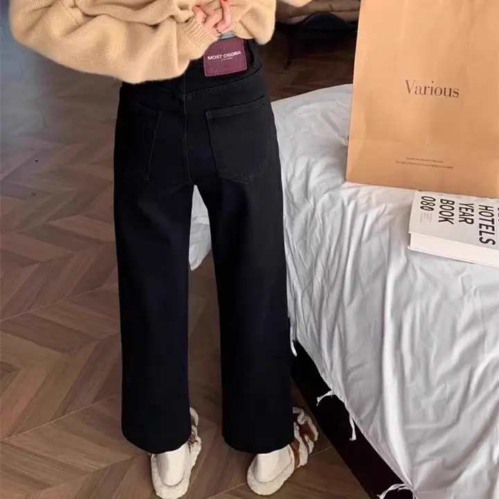 高腰ストレートデニムパンツ【黒・女性用・梨型体型に最適・極上の柔らかさ・九分丈】（セットアップ対応）