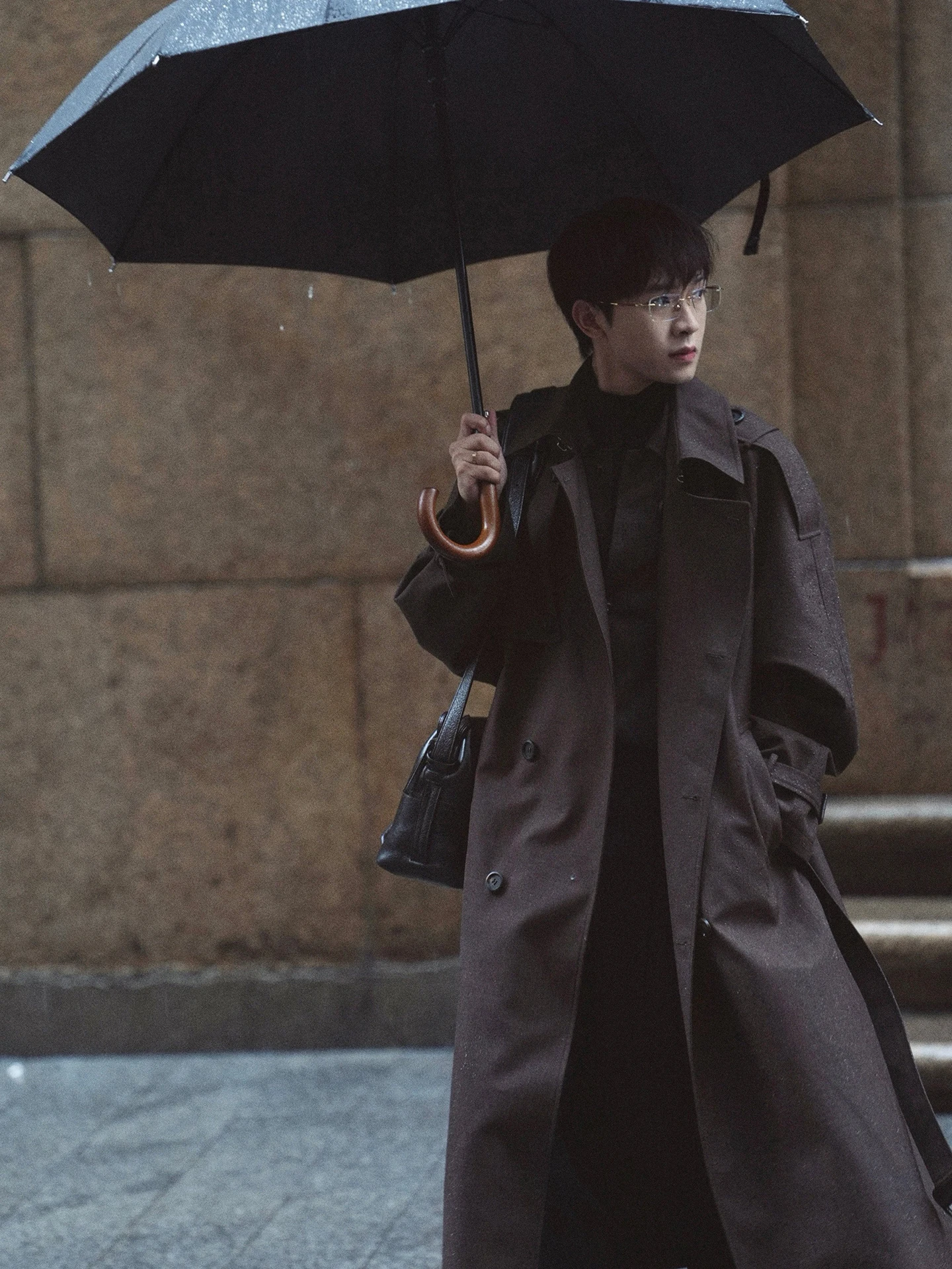 40代から50代の男性が選ぶべきコートの色選びは？ウールチェスターコートの本当の魅力とは？