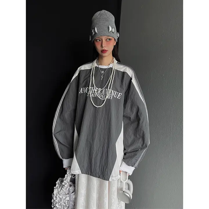 秋冬向けレトロ風カラーブロッキング長袖トップスとレースキャミワンピース（セットアップ対応）