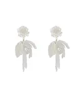 華やかな花とフリンジデザインのイヤリング【ティアード・特別デザイン・ブライダル用】