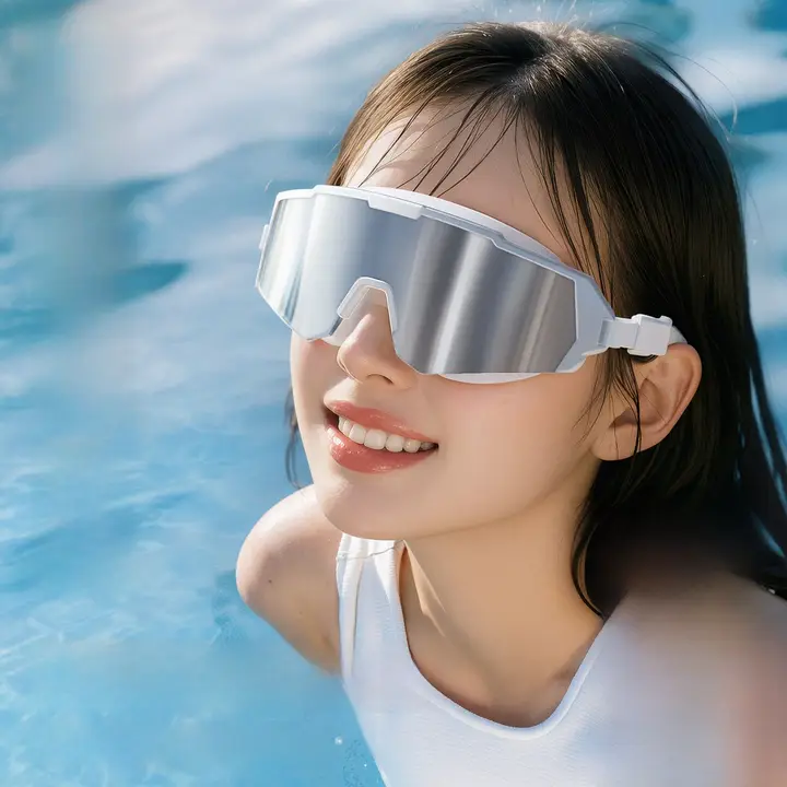 防曇・防水の女性用スイミングゴーグル【近視対応・高透明度・泳帽付き】（セットアップ対応）