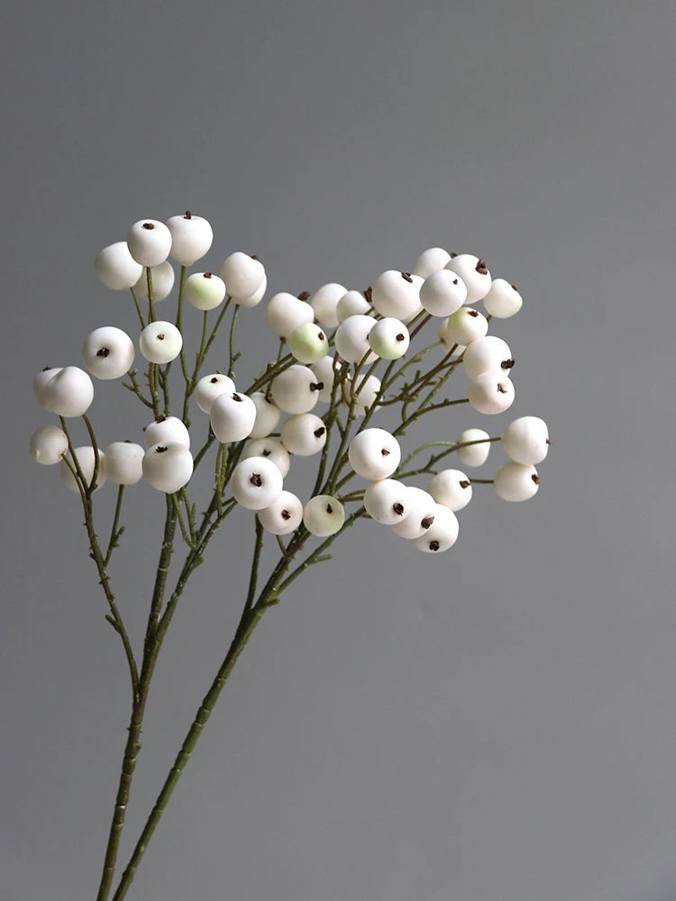 リアルな玉蘭と薔薇のアレンジ フラワーインテリア：新中式風冬花壇のデザインと実用性