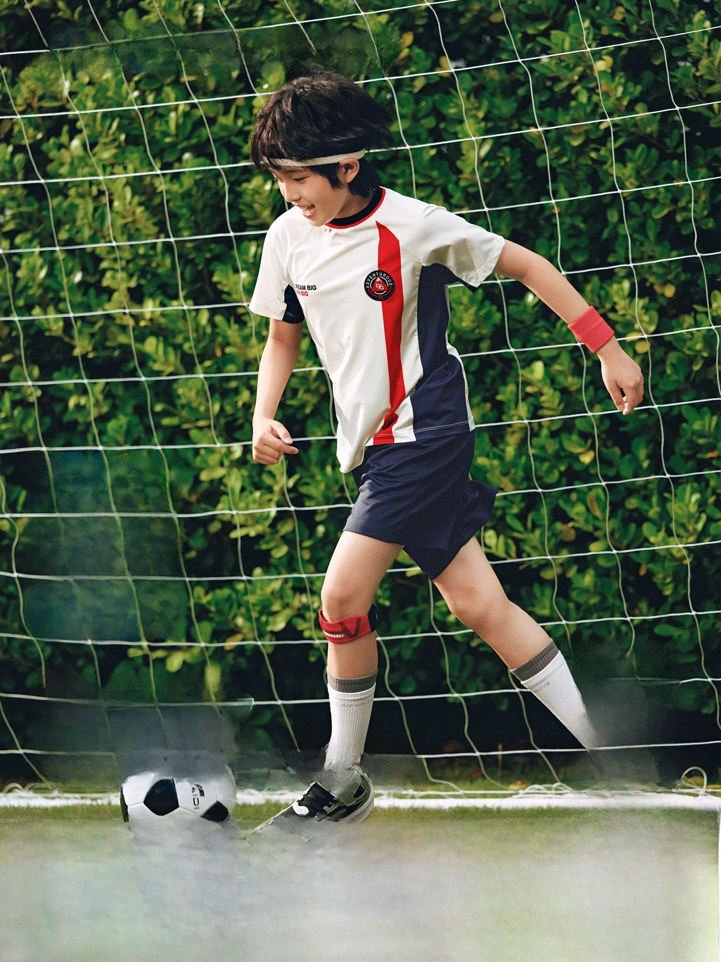サッカー服で夏を楽しむには、どんなTシャツとパンツがおすすめ？