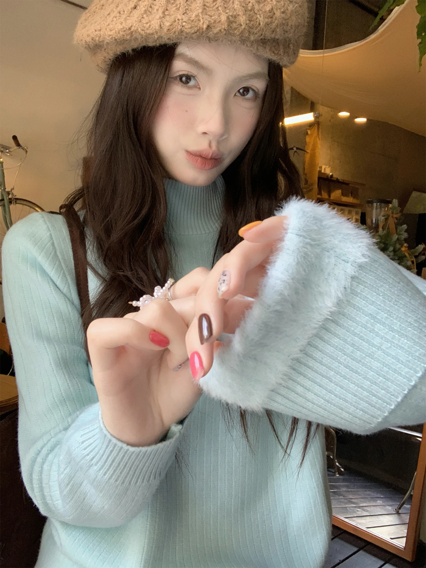 秋冬用美しいセーター【ハイネック・裏起毛】：通勤風の加厚ニットトップスが冬の着こなしを支える