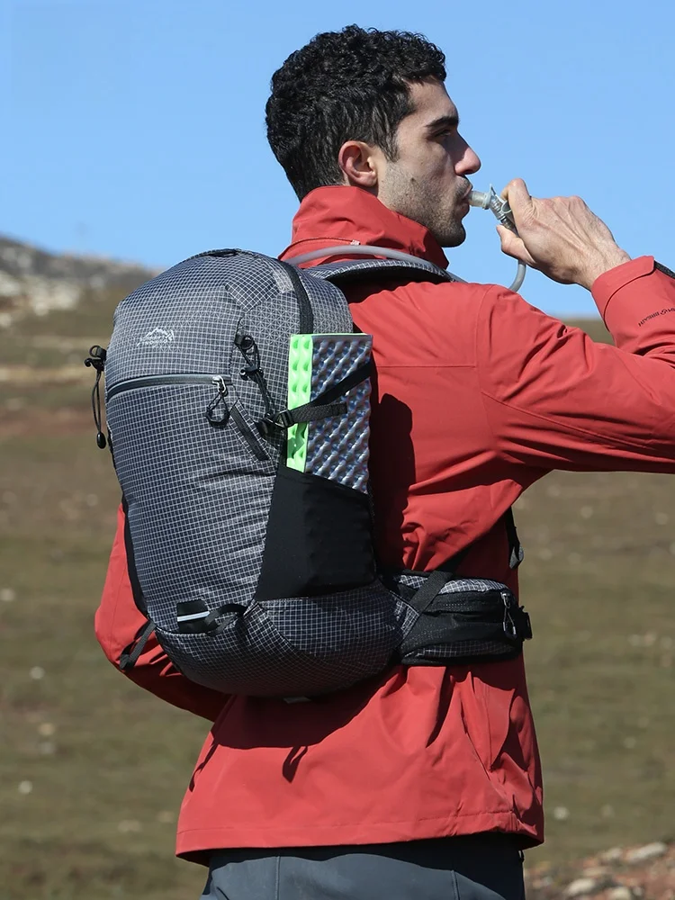 40代の男性が選ぶ、通勤でも登山でも使える「軽量・丈夫なリュック」は？