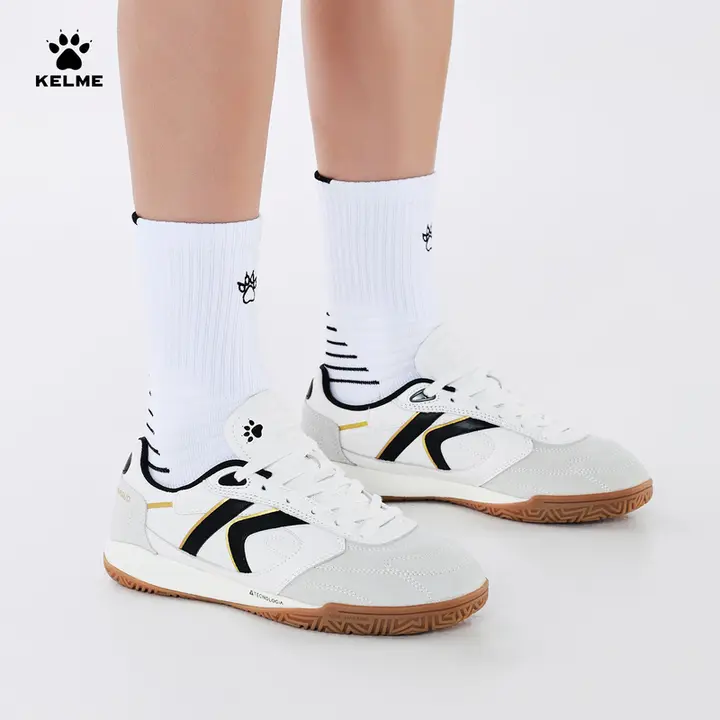 KELME サッカーシューズ【成人用・室内トレーニング・レトロデザイン】