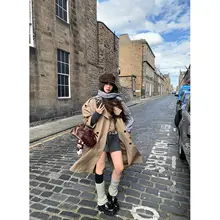 クラシックシルエットのダブルブレストトレンチコート【イギリス風・ゆったりしたデザイン・ラペル付き】